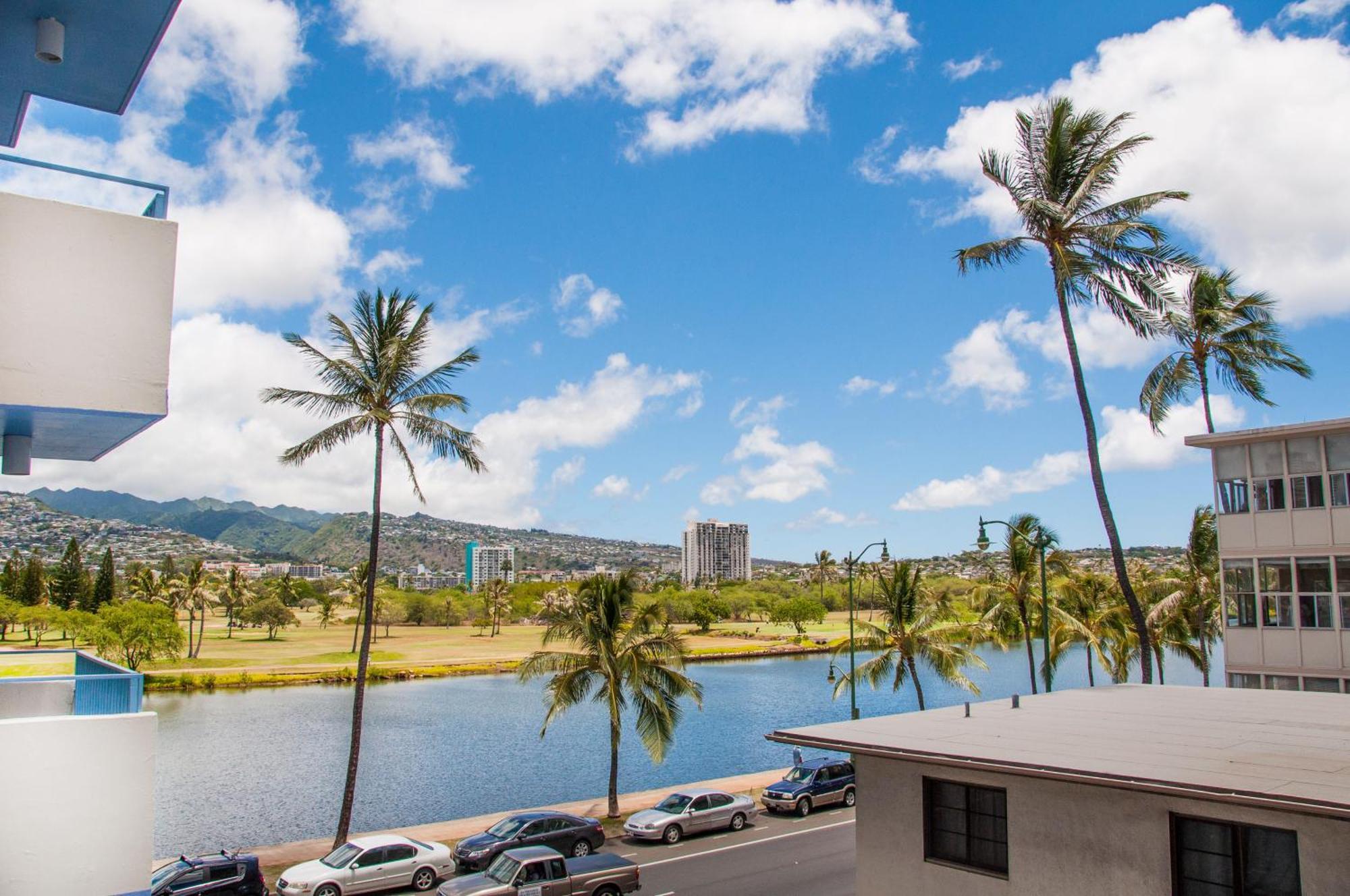 Holiday Surf Hotel Honolulu Eksteriør billede