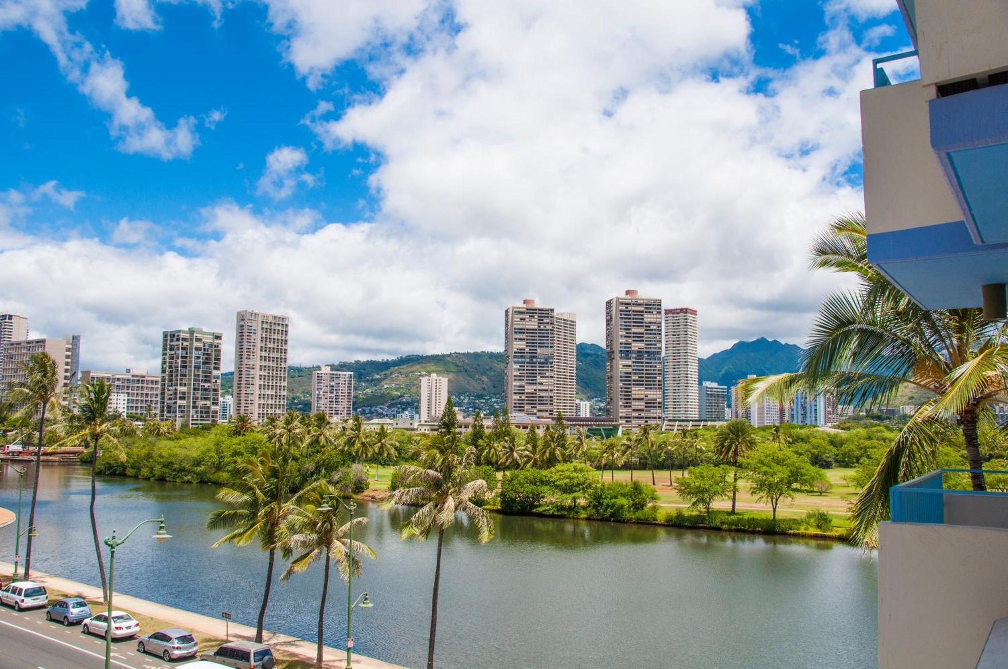 Holiday Surf Hotel Honolulu Eksteriør billede