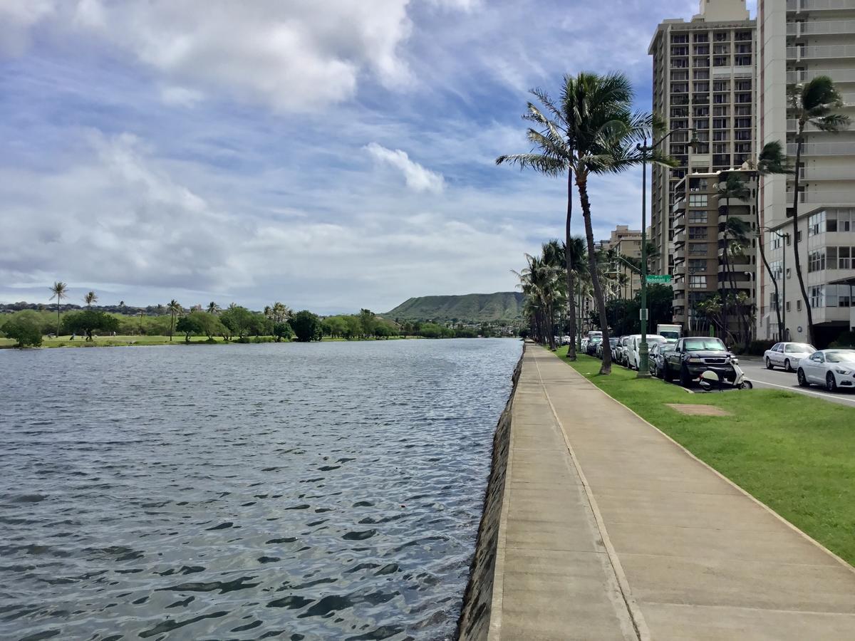 Holiday Surf Hotel Honolulu Eksteriør billede