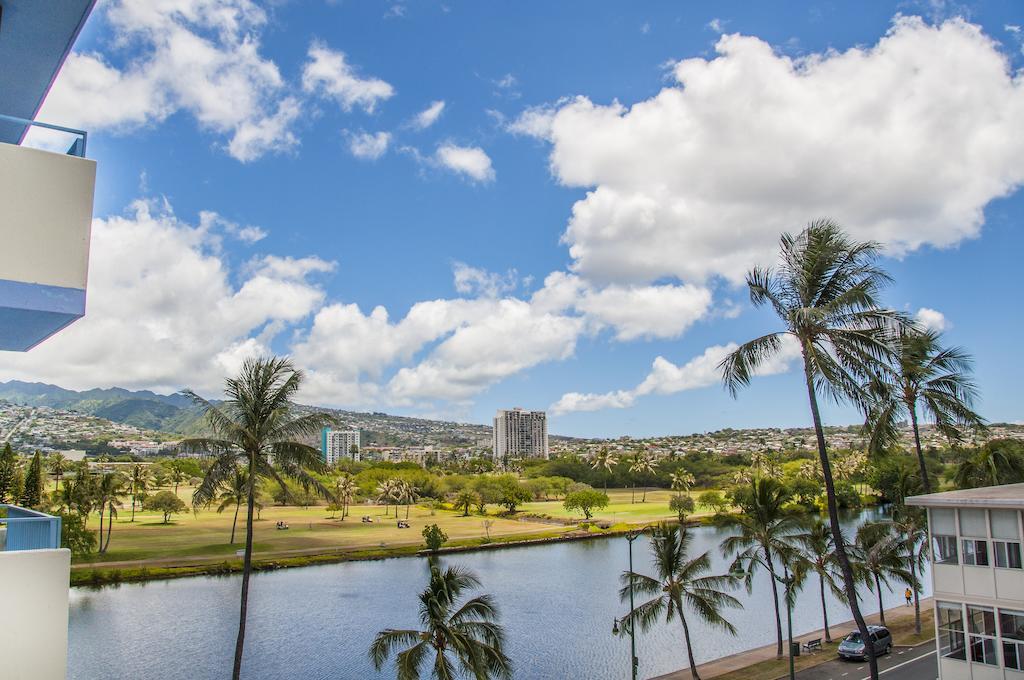 Holiday Surf Hotel Honolulu Eksteriør billede